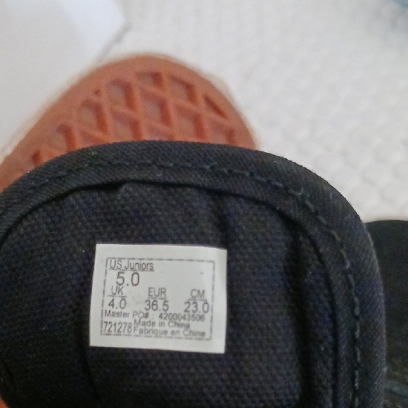 Vans Heart Pattern Sneakers - Black and White with Red Accents - Picture 4 of 6